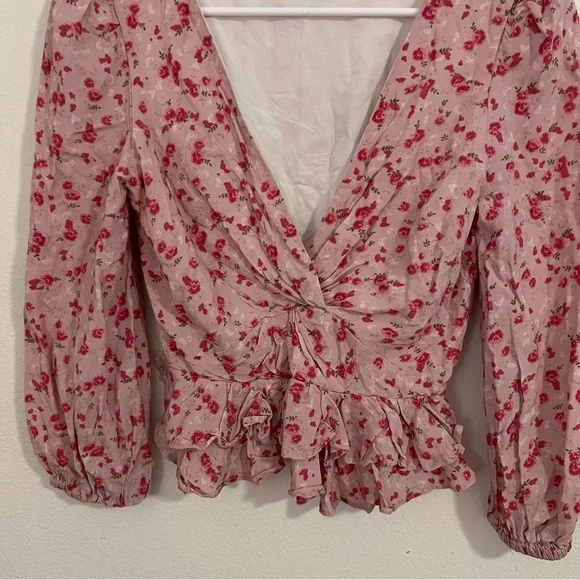 MAJORELLE Chrissa Top in Mauve Ditsy - Picture 3 of 6